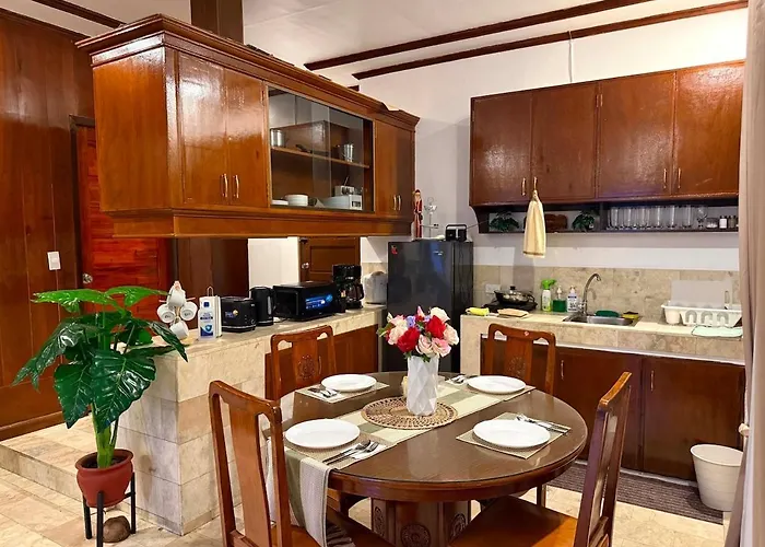 Casa vacanze Staycation Near Moa In Pinas Manila
