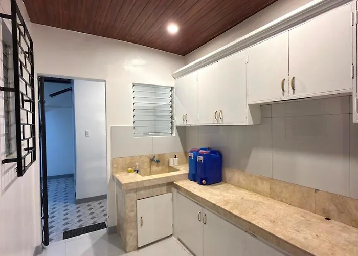 Staycation Near Moa In Pinas Casa vacanze Manila